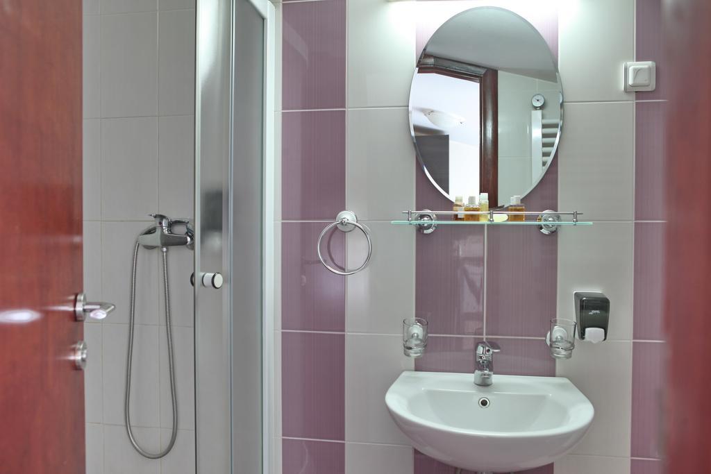 Happy Star Club Hotel Belgrade Room photo